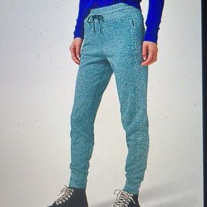 Lululemon Engineered Warmth Jogger | Size 4